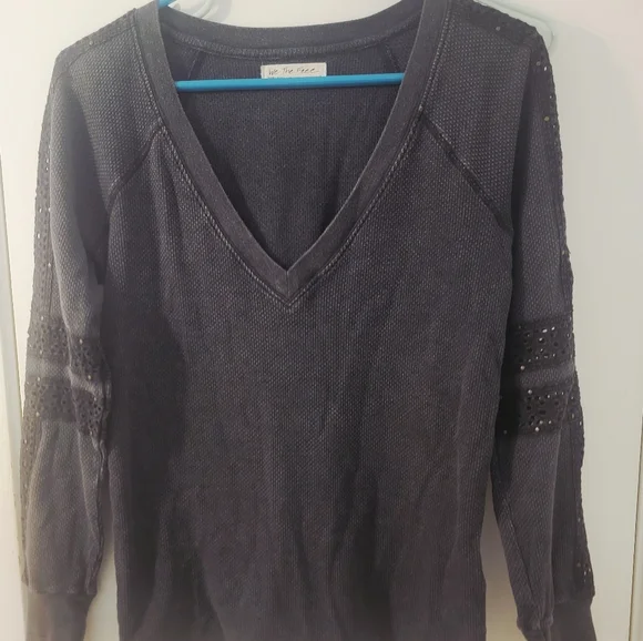 Free People We The Free Navy Long Sleeve Mila Top Size XS Like New - Picture 2 of 5
